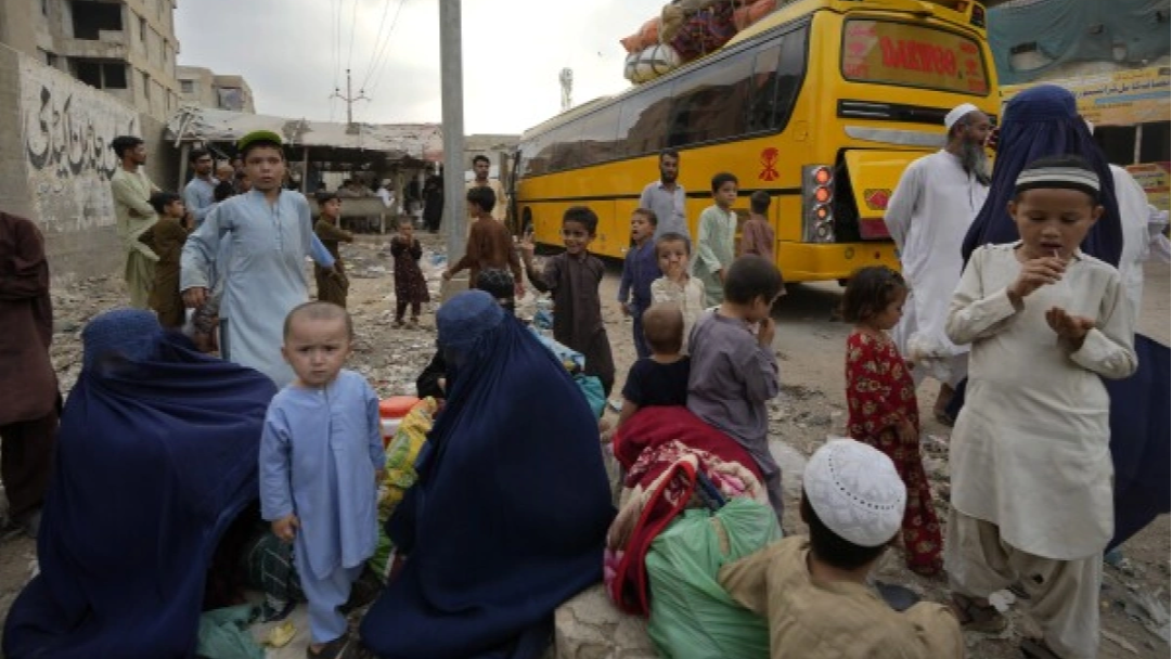 Pakistan May Extend Deadline for Afghan Refugees Amid Deportation Plans
