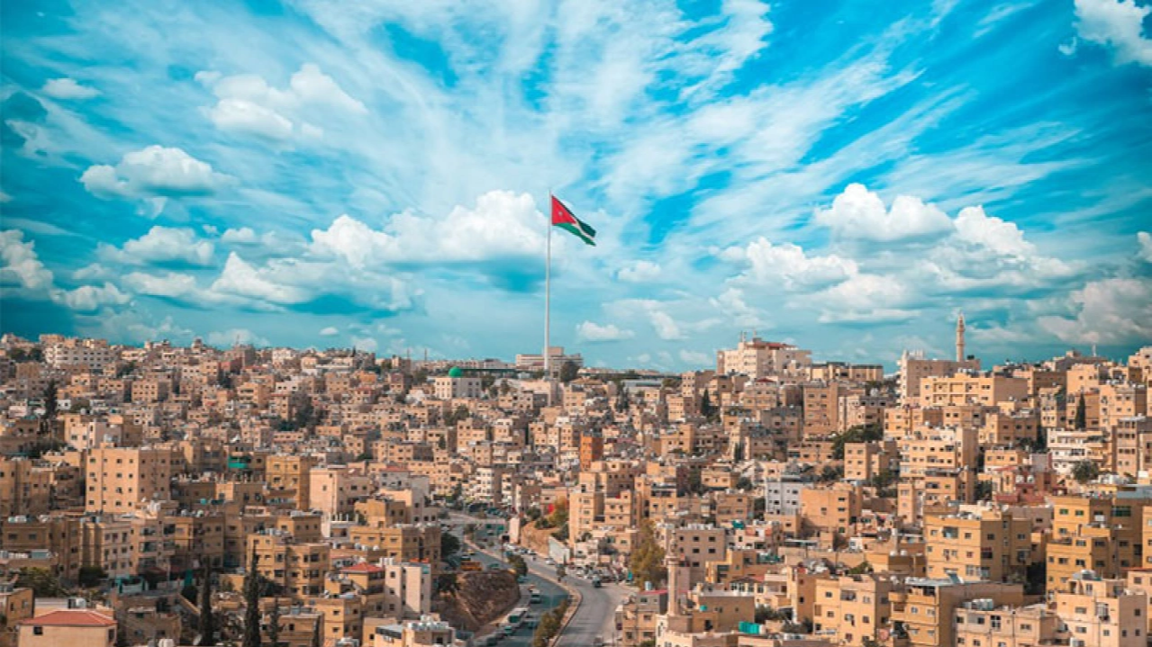 كيف يوازن الأردن بين دعم اقتصاده ومساعدة غزة؟