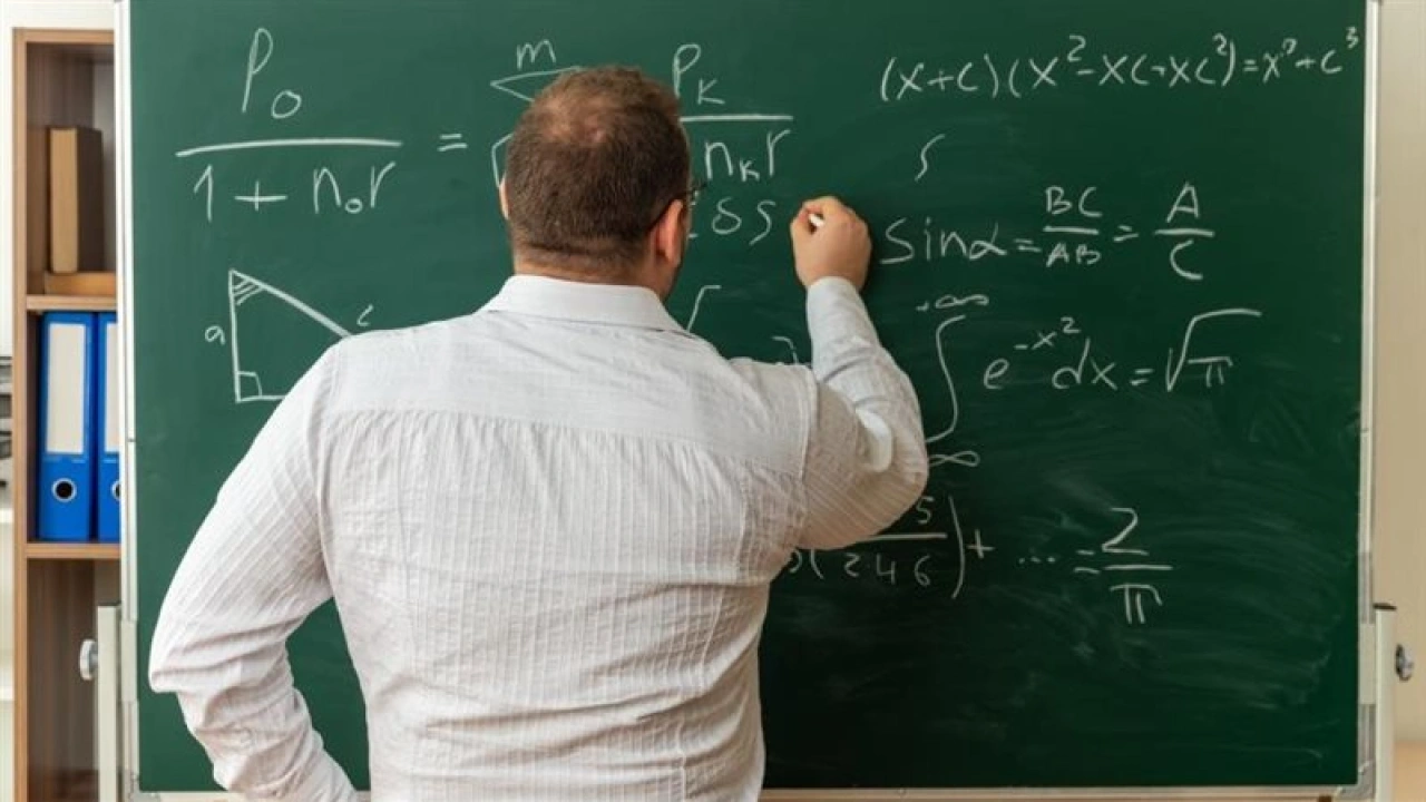 الاستعلام عن نتيجة مسابقة معلم مساعد 2025 عبر بوابة الوظائف الحكومية