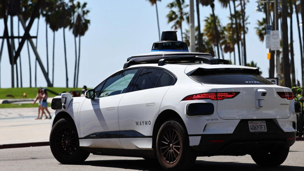 Abu Dhabi Expands Autonomous Taxi Service to Al Reem and Al Maryah Islands