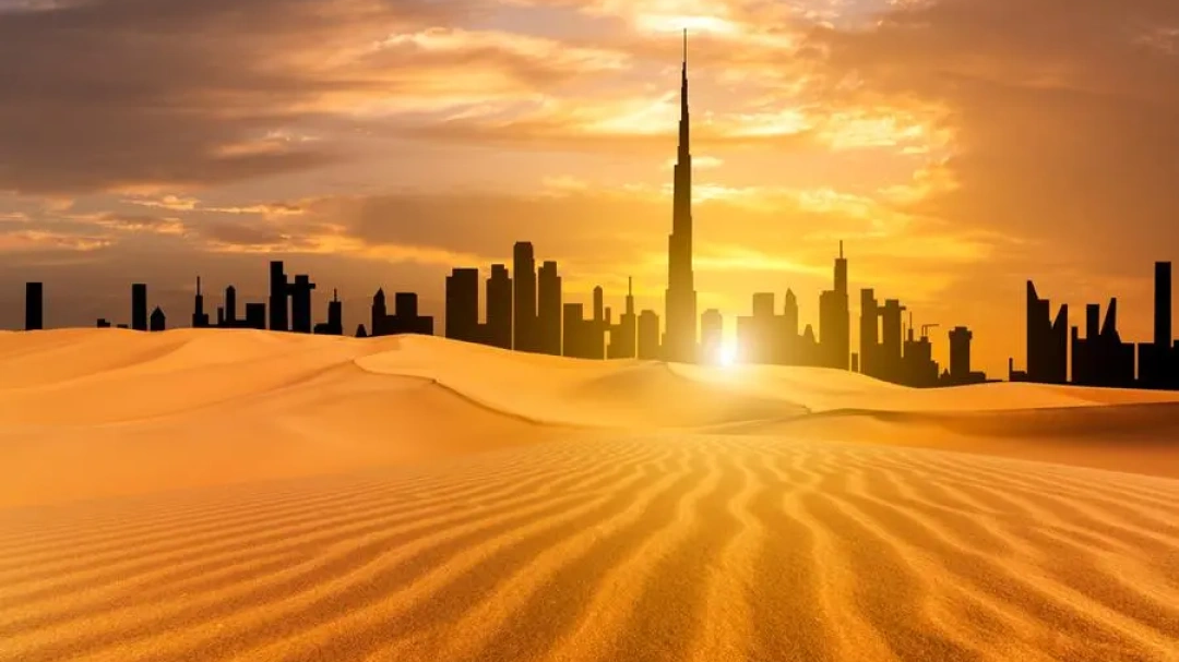 Hot Weather and Active Winds in the UAE Today, August 7