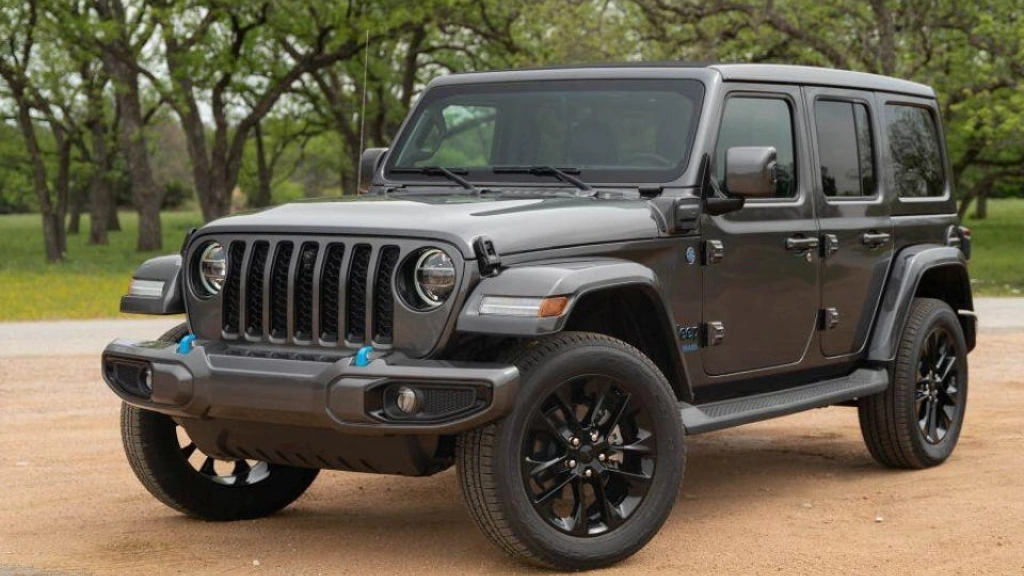 Jeep Wrangler 4xe Owners Stranded After Software Update Issues