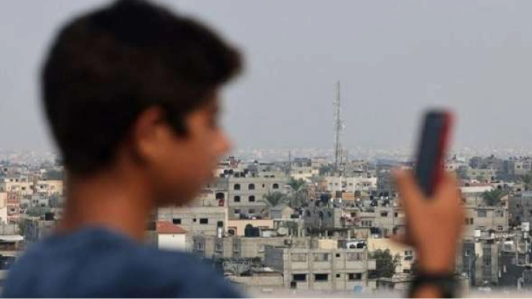 انقطاع الإنترنت والاتصالات في غزة يؤثر على الحياة اليومية
