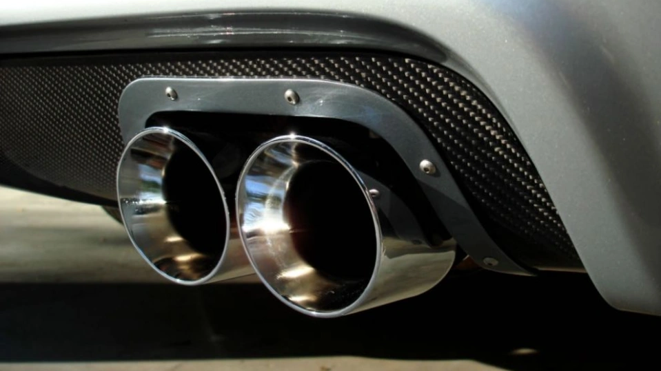 Dubai Police announce a 2000 dirham fine for excessive car noise