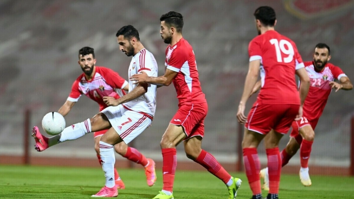 موعد مباراة الأردن والإمارات في كأس العرب ضمن منافسات مجموعة مصر