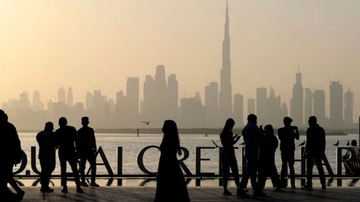 %‎80 من المواطنين والمقيمين بالإمارات يفضلون الشراء عبر الهاتف