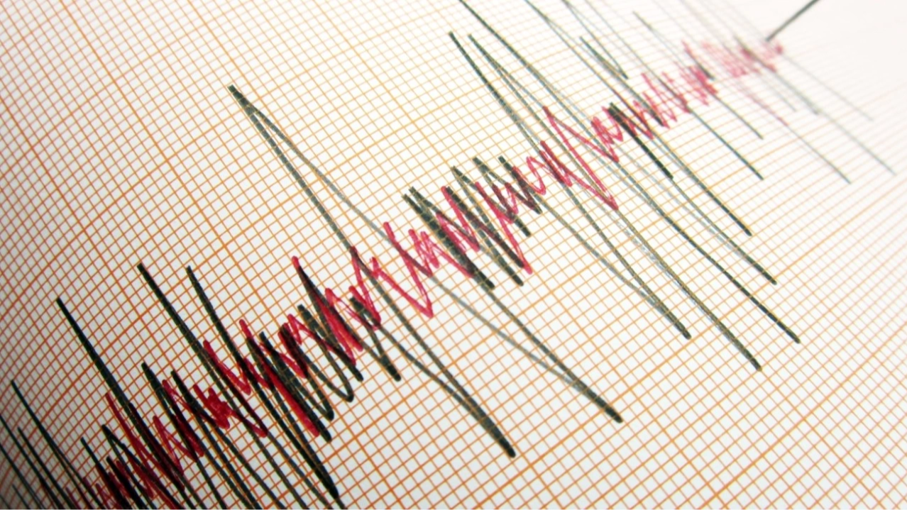 زلزال بقوة 4.8 ريختر يهز جزيرة جاوة في أندونيسيا