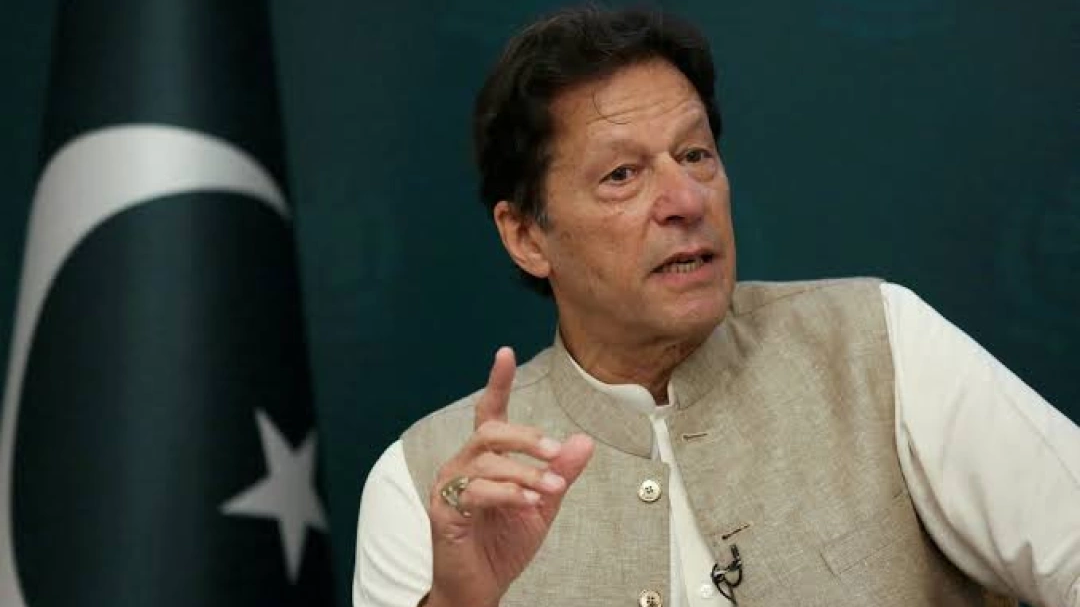 تصاعد التوترات بعد اعتقال قادة حزب عمران خان في باكستان