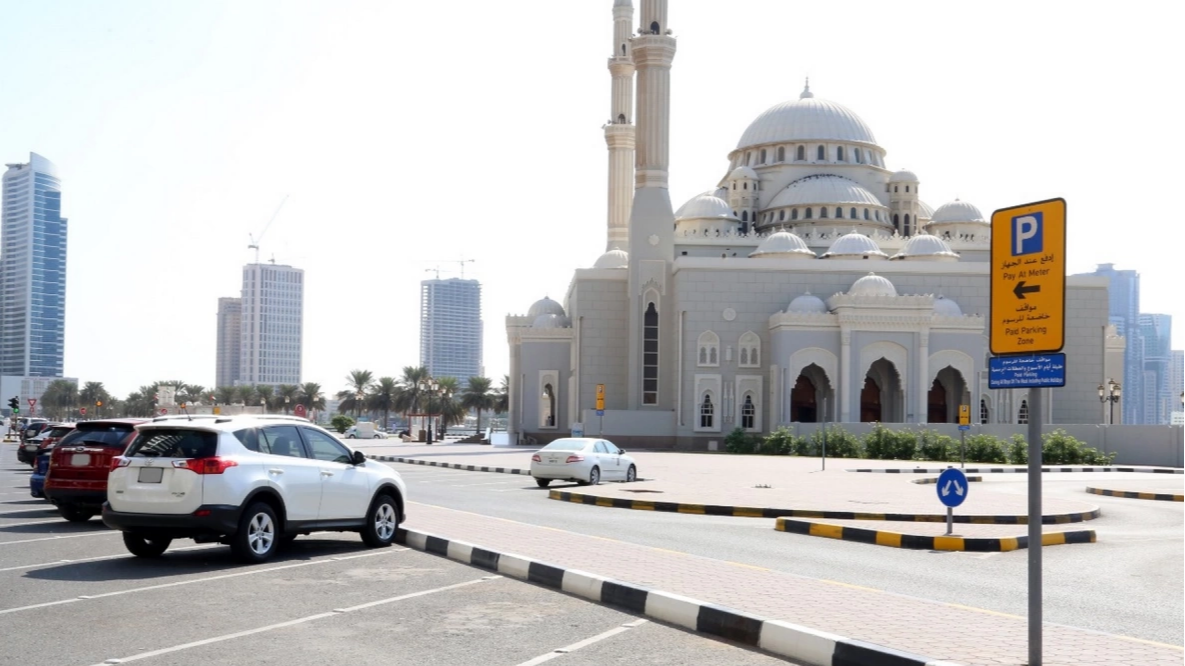 بلدية الشارقة تعلن مجانية المواقف في المولد النبوي الشريف