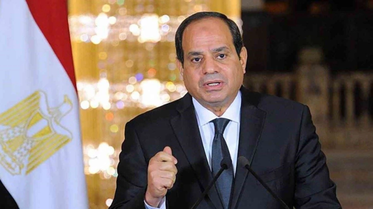 السيسي يعترض علي مشاهد تدخين الضباط في الافلام السينمائية