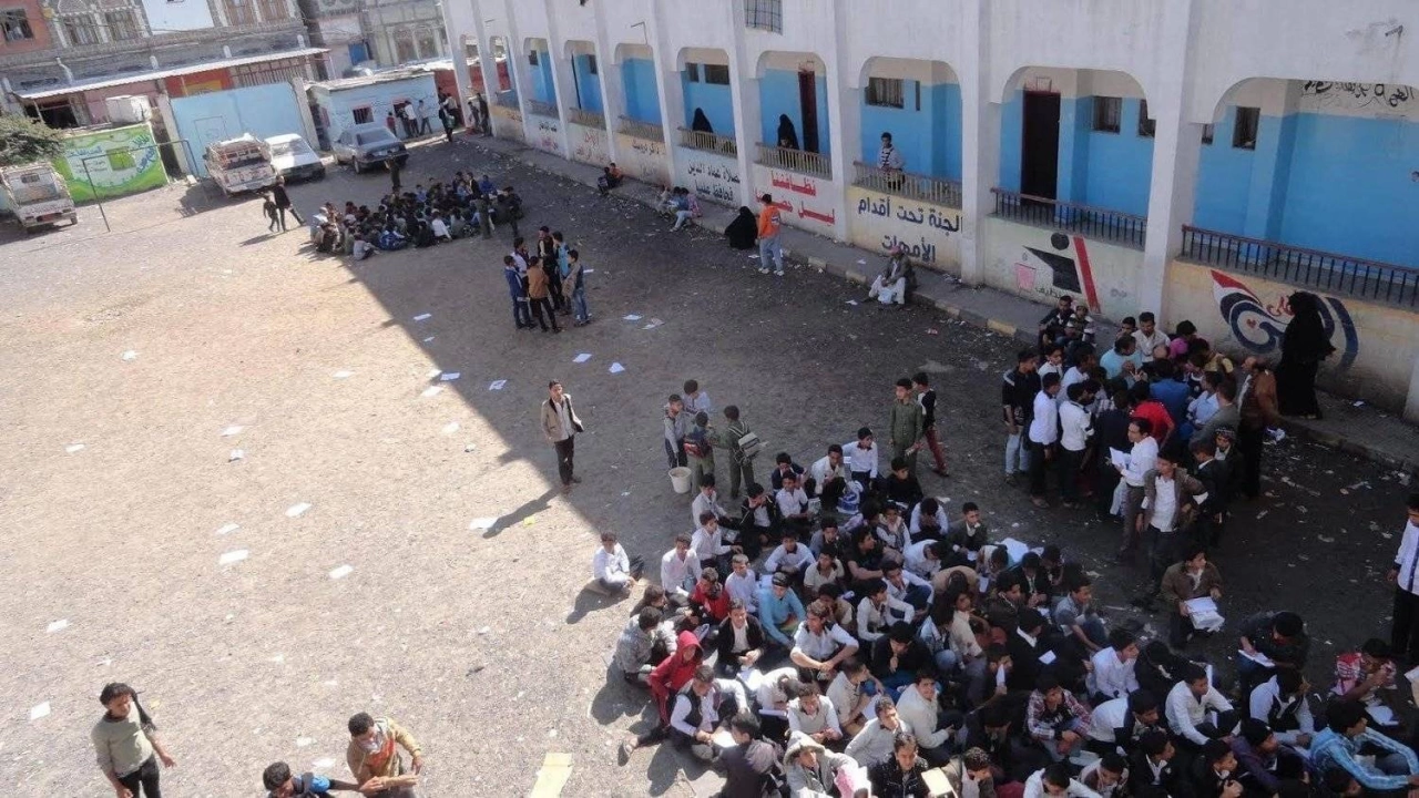 اليمن : ​العجز عن دفع الرسوم يحرم الطلبة في صنعاء من أداء الامتحانات