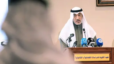 وزير الداخلية الكويتي يتحدث عن قانون الجنسية الجديد