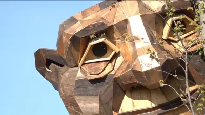 تمثال ترول خشبي