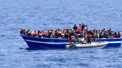 غرق قارب قبالة سواحل ليبيا