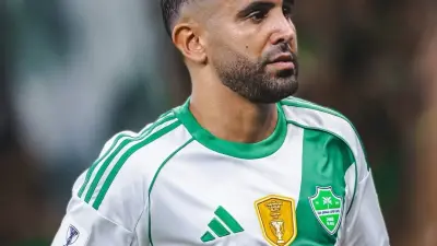 رياض محرز لاعب كرة القدم الجزائري