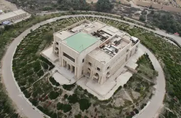 صورة لأحد القصور الرئاسية في العراق التي قد يتم بيعها لتأمين رواتب الموظفين.