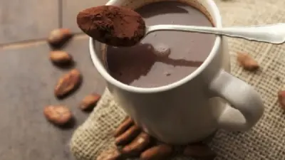 مسحوق الكاكاو ومشروب الكاكاو في سياق فوائده الصحية المحتملة