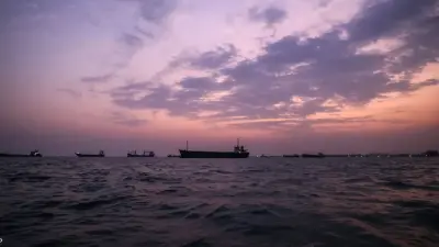 صورة أرشيفية لسفن في مضيق هرمز