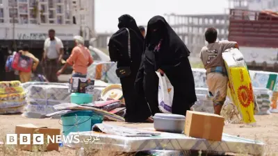 دخان وألسنة لهب تتصاعد من مطار الملك خالد الدولي في الرياض بعد إعلان استهدافه