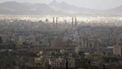 منشآت شركة النفط اليمنية في سياق خبر استهداف مواقع فى صنعاء