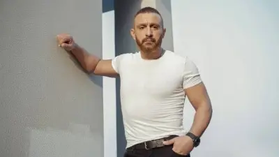 أحمد السقا يهنئ منى زكي بمناسبة تكريمها في مهرجان الجونة السينمائي