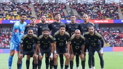 فريق الأهلي المصري في سياق مباراته أمام كيتارا الأوغندي