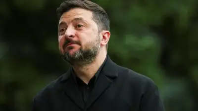 الرئيس الأوكراني فولوديمير زيلينسكي في سياق محادثات وقف إطلاق النار