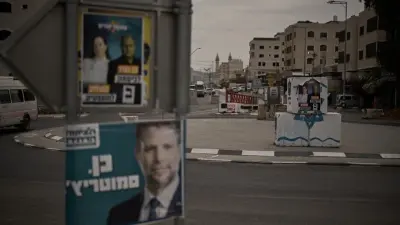 هجوم إطلاق نار في منطقة الخليل وتعليمات إسرائيلية بهدم مبانٍ مجاورة للموقع