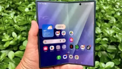 هاتف سامسونج Galaxy W27 القابل للطي