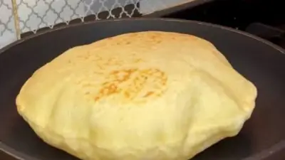 خبز الطاسة الهش المحضر في المنزل بمكونات اقتصادية