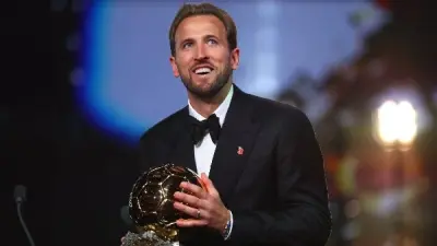 هاري كين بعد تتويجه بالكرة الذهبية لعام 2026