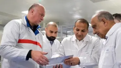 زيارة وزير الكهرباء محمود عصمت لمصنع رينيرا الروسي لبحث بطاريات تخزين الطاقة