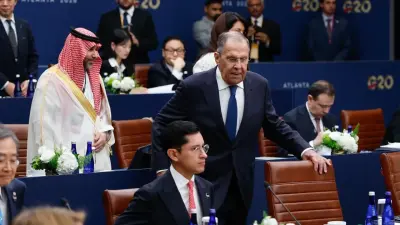 سيرغي لافروف خلال مشاركته في قمة مجموعة العشرين بمدينة أتلانتا