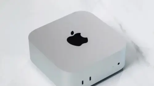 لماذا يُباع ماك ميني بسعر أقل من ماك بوك؟ الشاشة والبطارية والتصميم في المقدمة