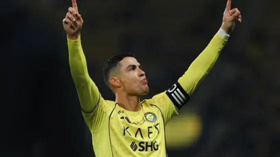 كريستيانو رونالدو ينهي إضرابه مع نادي النصر بعد وعود بالإصلاح