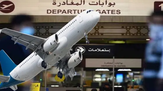 تعليق واسع واستئناف محدود.. الناقلات الوطنية في الإمارات تعيد جدولة رحلاتها وسط إغلاق المجال الجوي