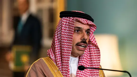 وزير الخارجية السعودي يدعو لوقف التصعيد والعودة إلى المسار الدبلوماسي