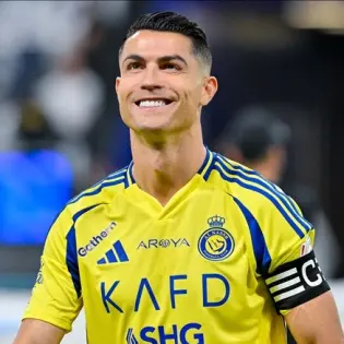 كريستيانو رونالدو: أسطورة كرة القدم