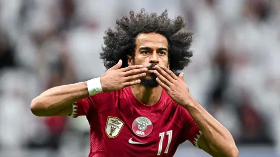 أكرم عفيف يقود هجوم قطر أمام السعودية في نصف نهائي كأس الخليج