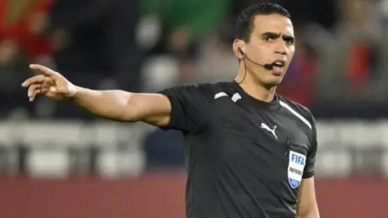 الحكم المغربي «جلال جيد» يدير مباراة السعودية والإمارات في نهائي كأس الخليج
