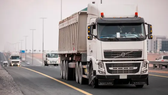 Dubai Authority to Ban Trucks on Emirates Road During Evening Rush in 2025
