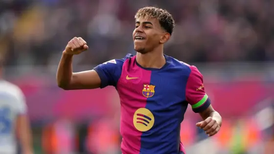 لاعب برشلونة لامين يامال يحقق إنجازاً تاريخياً في دوري الأمم الأوروبية