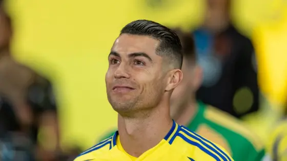 رونالدو يساهم في تقدم النصر بهدف ثانٍ في ديربي الرياض ضد الهلال