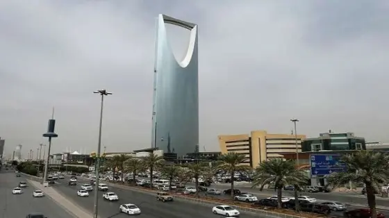 توقعات الطقس في السعودية اليوم: أجواء حارة ومغفرة ليلاً