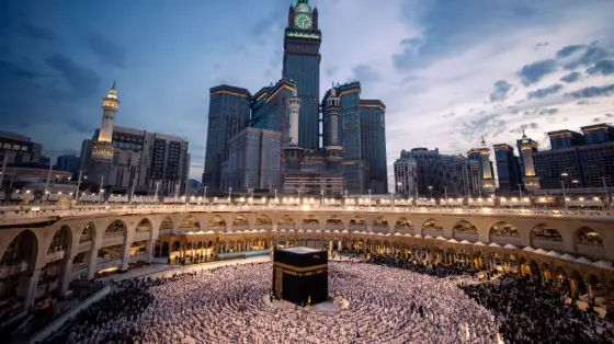 الأمن السعودي.. ضبط مصري لنقل مقيمين بدون تصريح حج إلى مكة