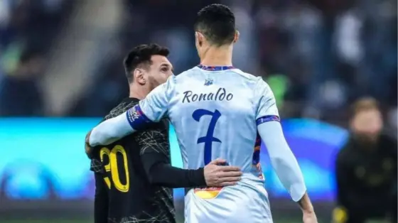 ميسي يتفوق على رونالدو برقم قياسي جديد