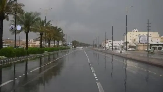 أمطار غزيرة على جازان وعسير وخفيفة في مكة والباحة اليوم