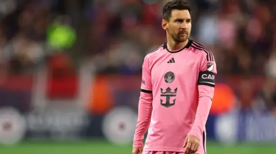 ميسي يعتزم مغادرة إنتر ميامي بعد إنتهاء عقده معه