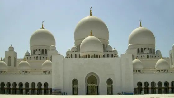 UAE Mosques to Install Charging Stations for Electric Vehicles