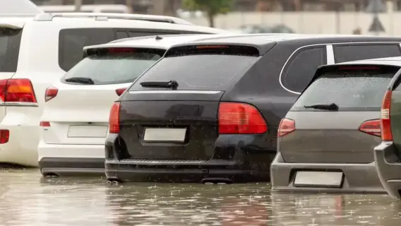 دبي تُتيح طلب شهادة «لمن يهمه الأمر» في حال تعرض السياراة لأي أضرار بسبب الأحوال الجوية